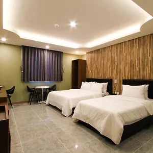 The King Hotel
