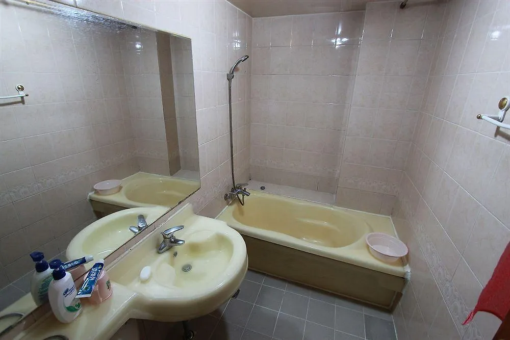 Business Hotel Busan Station 2*,